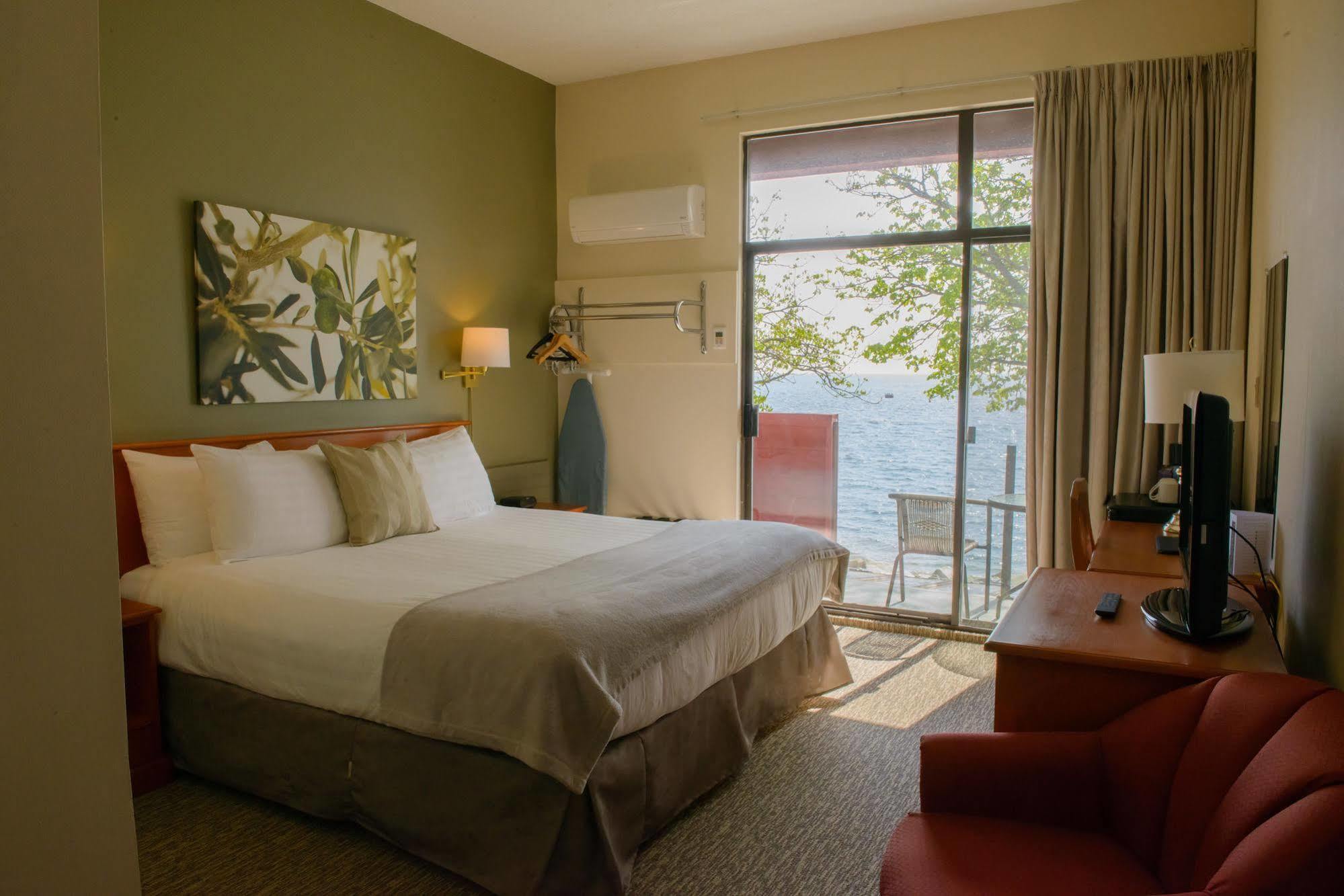 Driftwood Inn Sechelt Esterno foto