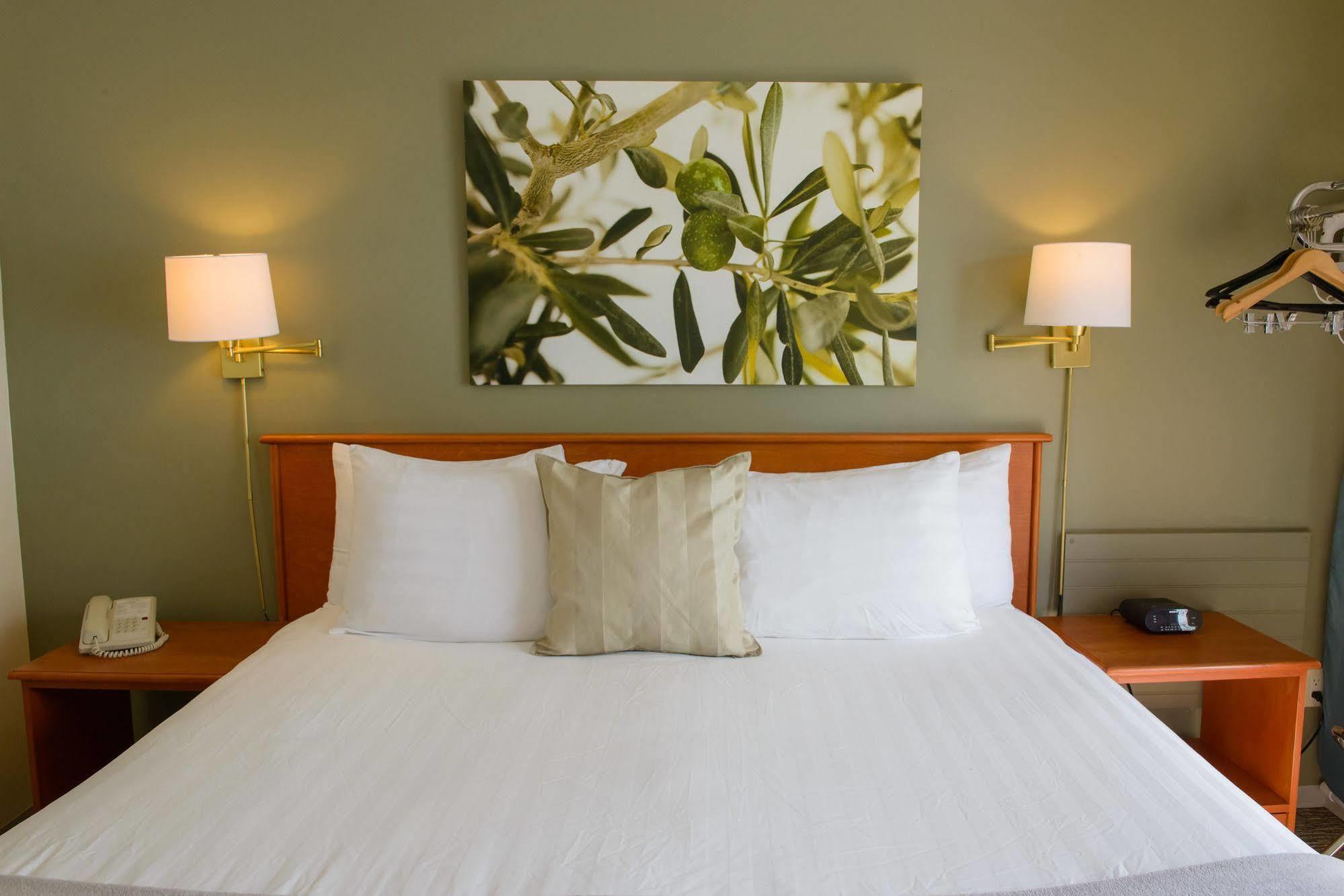 Driftwood Inn Sechelt Esterno foto