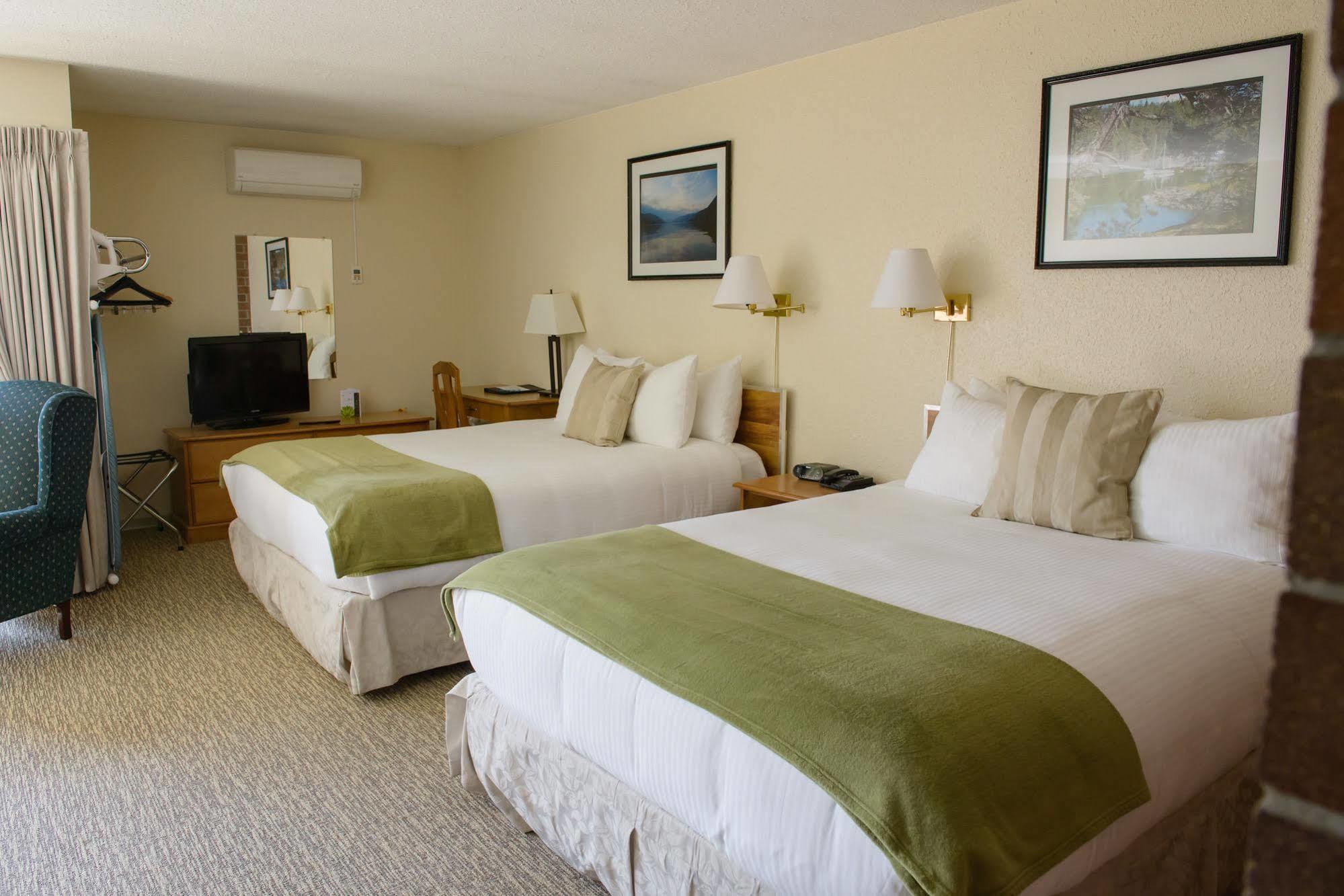 Driftwood Inn Sechelt Esterno foto