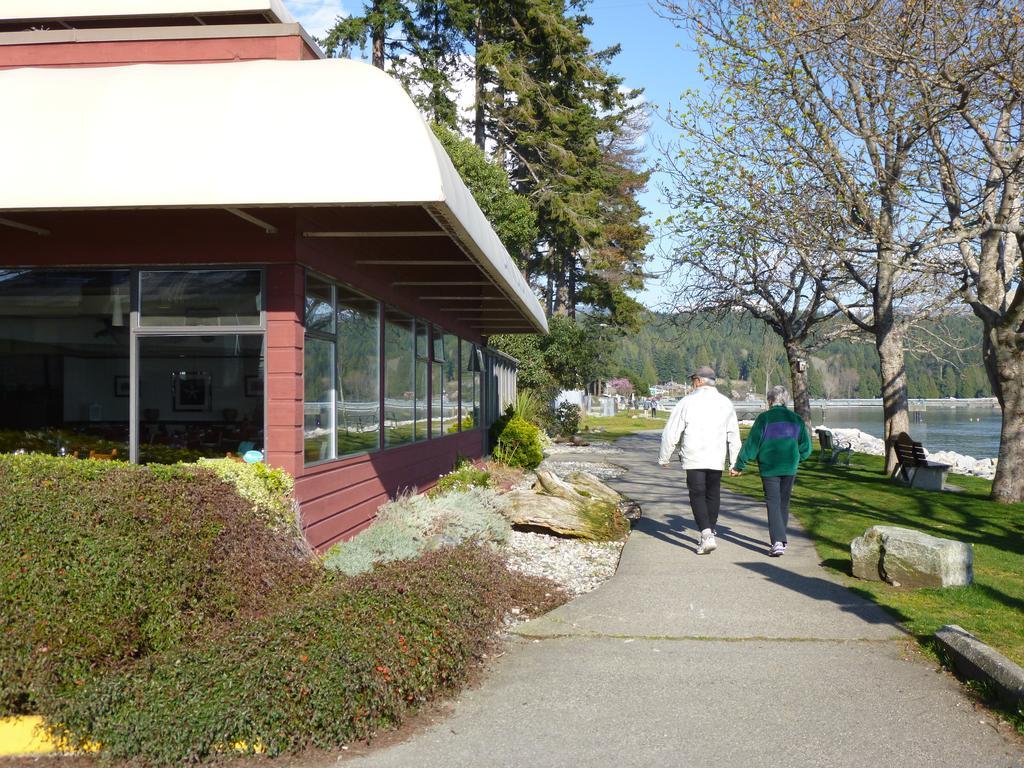 Driftwood Inn Sechelt Esterno foto