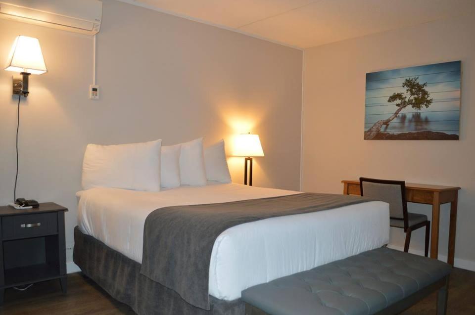 Driftwood Inn Sechelt Esterno foto