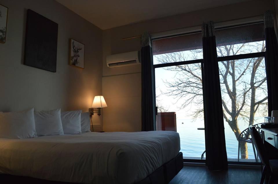 Driftwood Inn Sechelt Esterno foto